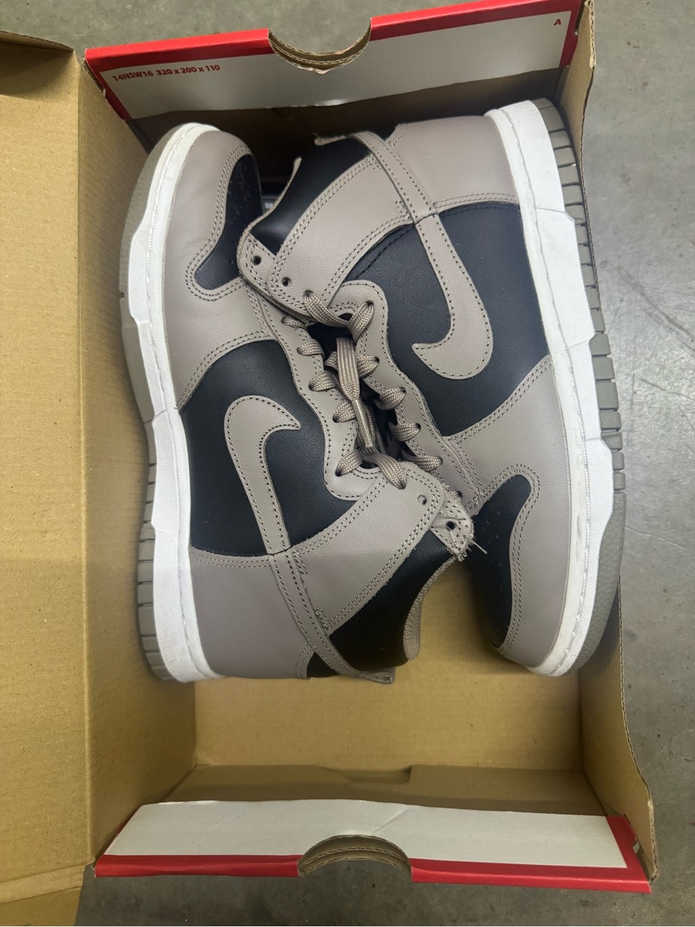 Nike dunk low essential